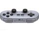 De retro geïnspireerde 8Bitdo SN30-controller is compatibel met Switch (1.0.0 of hoger), Windows (7 of hoger, Bluetooth 4.0 of hoger), Steam (Windows 7 of hoger, macOS 10.9 of hoger), Mac OS (10.7 of hoger), Android (4.0 en hoger), Raspberry Pi (Bluetooth 2.0 of hoger) en 8 Bitdo Retro Receivers! De Gamepad is draadloos te gebruiken met Bluetooth en heeft een USB-C aansluiting. Ook beschikt de controller over Rumble functies, motion controller ondersteuning en LED indicatoren.  Inhoud: - SN30 Buetooth Gamepad